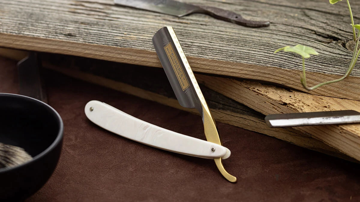 Straight Razor 6/8, Round nose, Bismarck, Perlemor