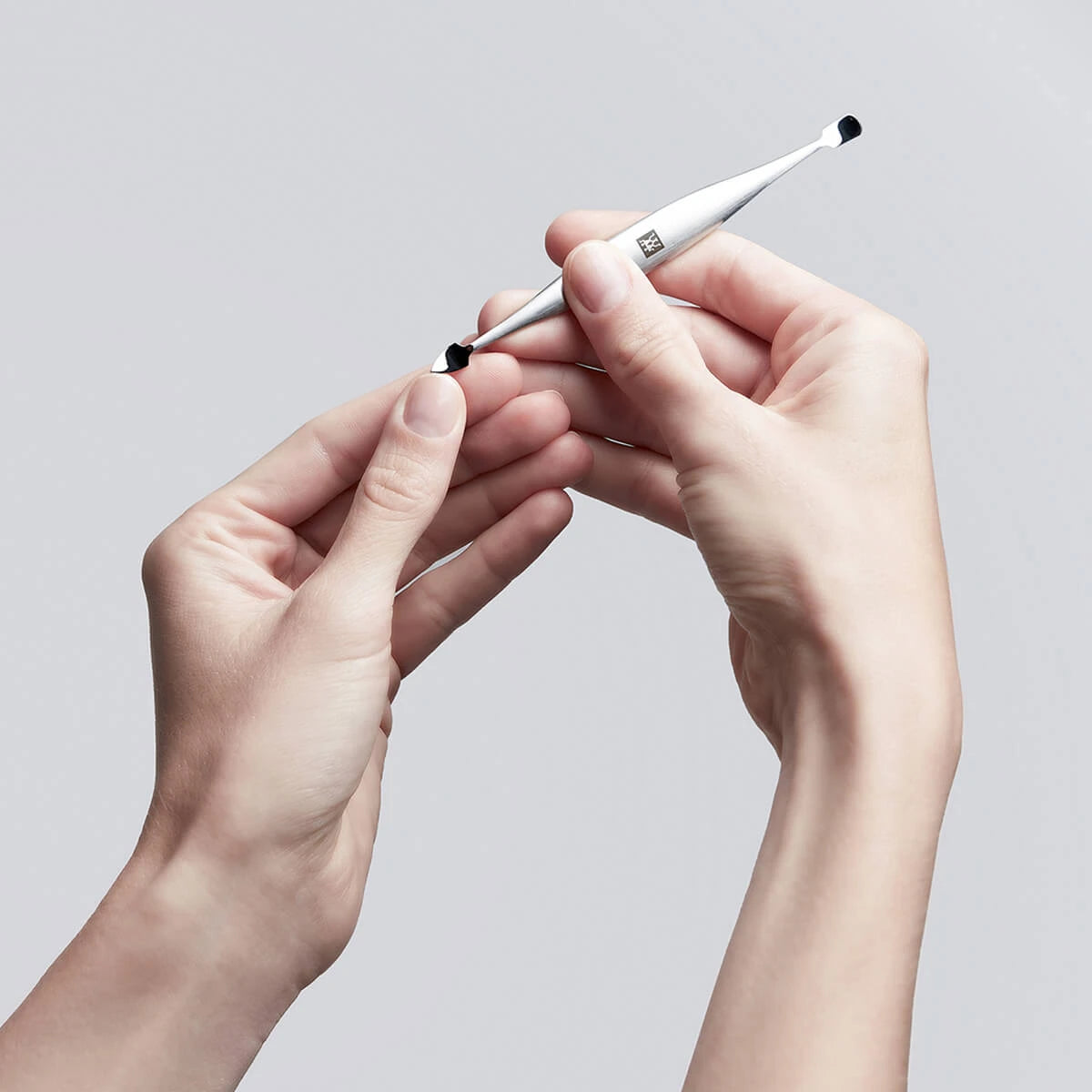 2-i-1 Manicure Instrument, Mat