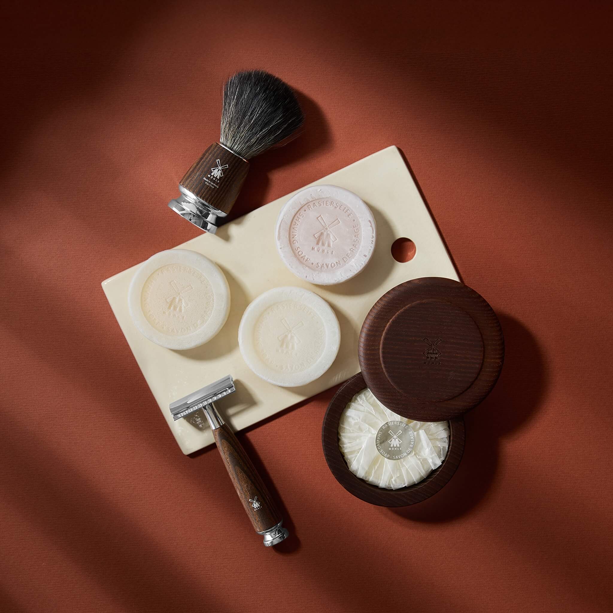 Barbersæt med DE-skraber, Fibre Barberkost og Holder, Rytmo, Ask