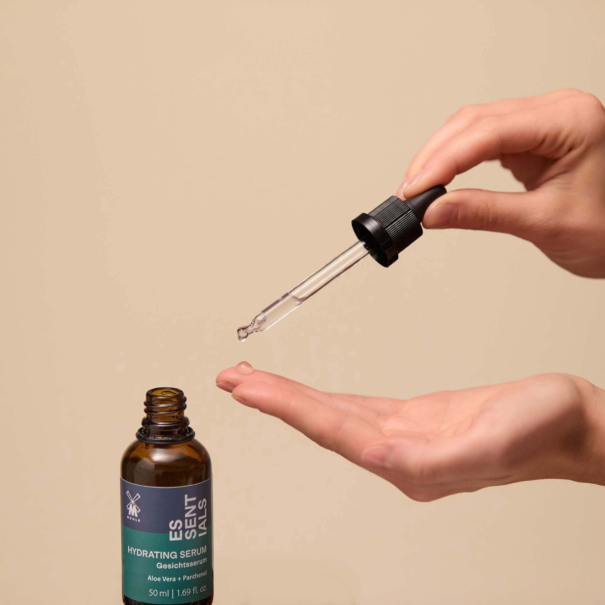 Hydrating Serum, Aloe Vera & Panthenol, Essentials, 50 ml.