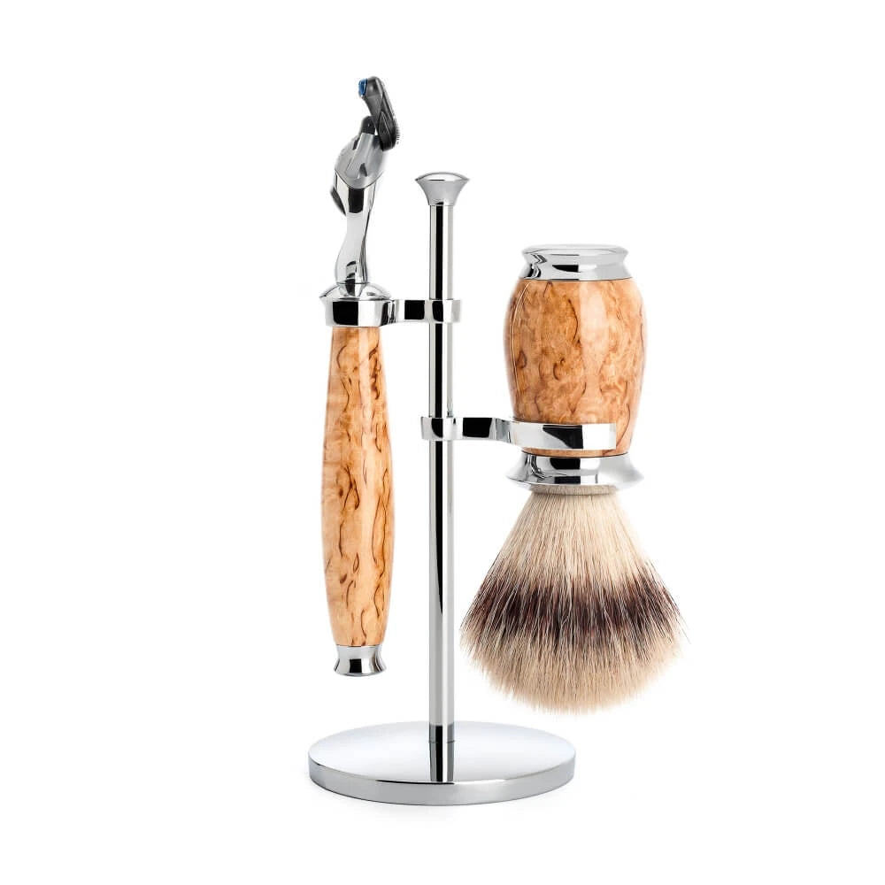 Barbersæt med Fusion Skraber, Silvertip Fibre® Barberkost og Holder, Purist, Karelian Burl Birk