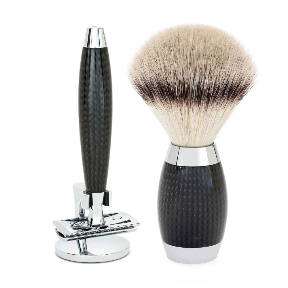 Edition No. 1, Barbersæt med DE-skraber, Silvertip Fibre® Barberkost og Holder til skraber, Carbon