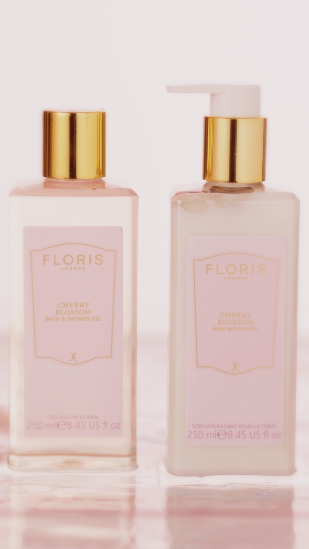 Indlæs video: Cherry Blossom, Body Moisturiser, 250 ml.