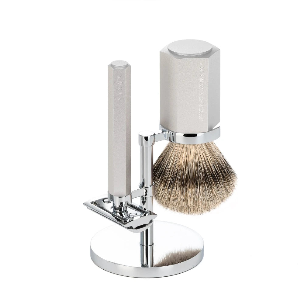 Mark Braun Barbersæt med DE-skraber, Silvertip Barberkost og holder, Hexagon, Sølv Aluminum
